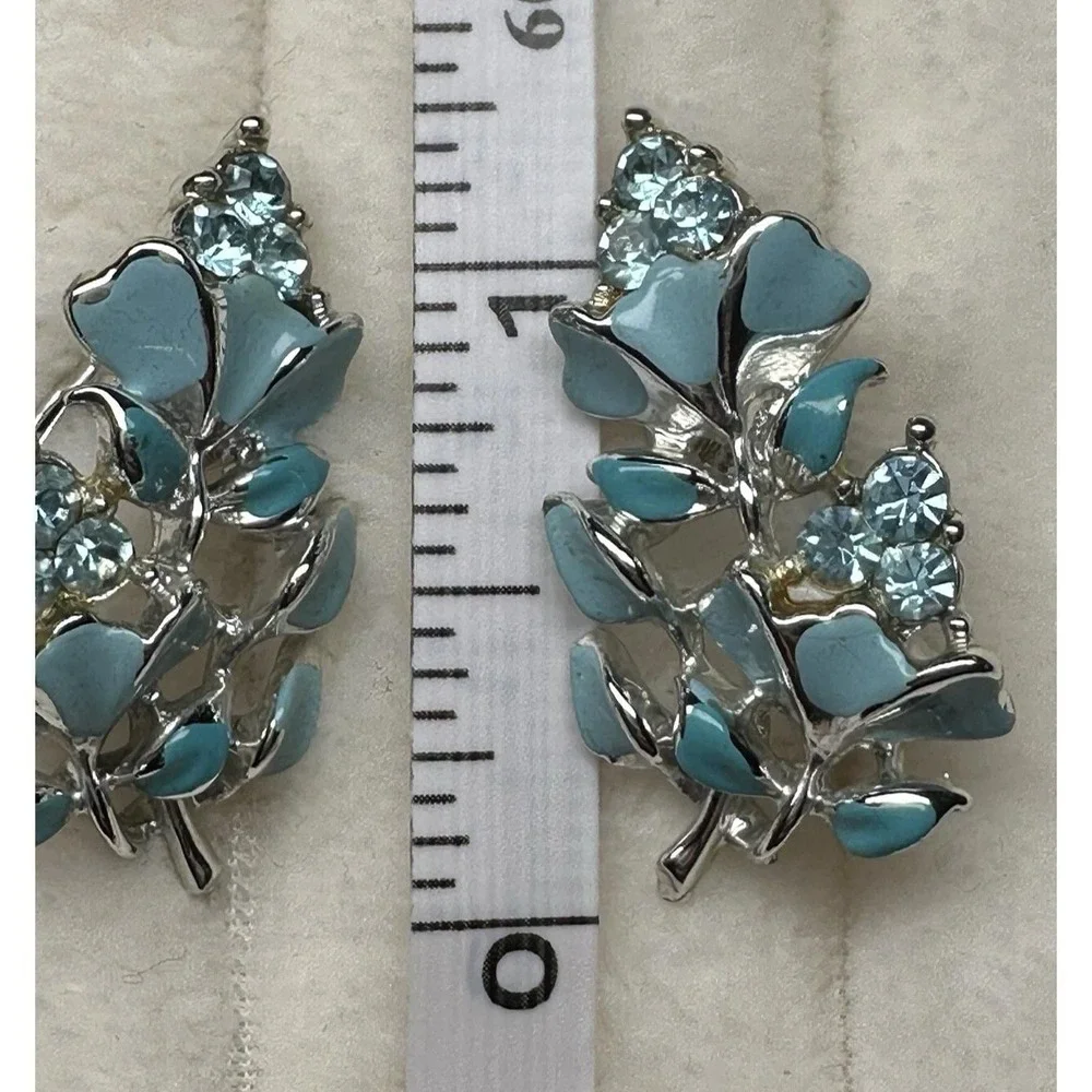 Vintage Rhinestone & Enamel FLORAL Clip On Earrings in Shades of Aqua Blue 1.5